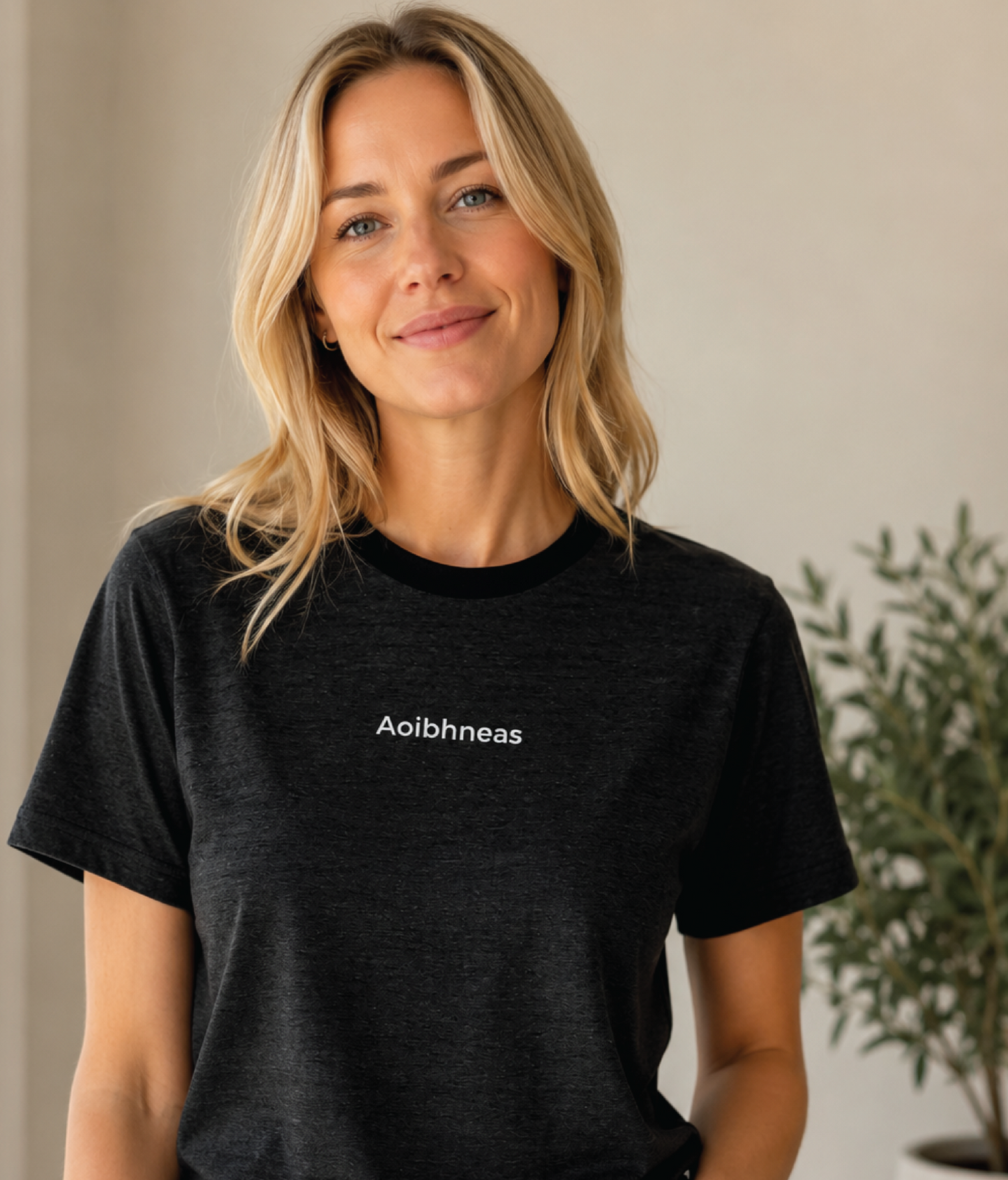 Adult T-Shirt Aoibhneas (Joy)